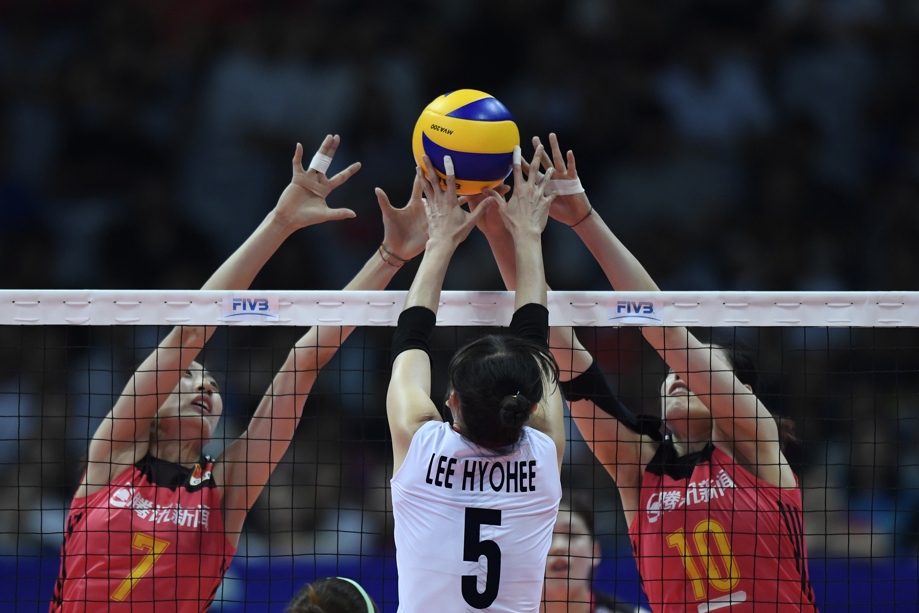 包含排球赛事精彩瞬间盘点，年度回顾震撼登场的词条