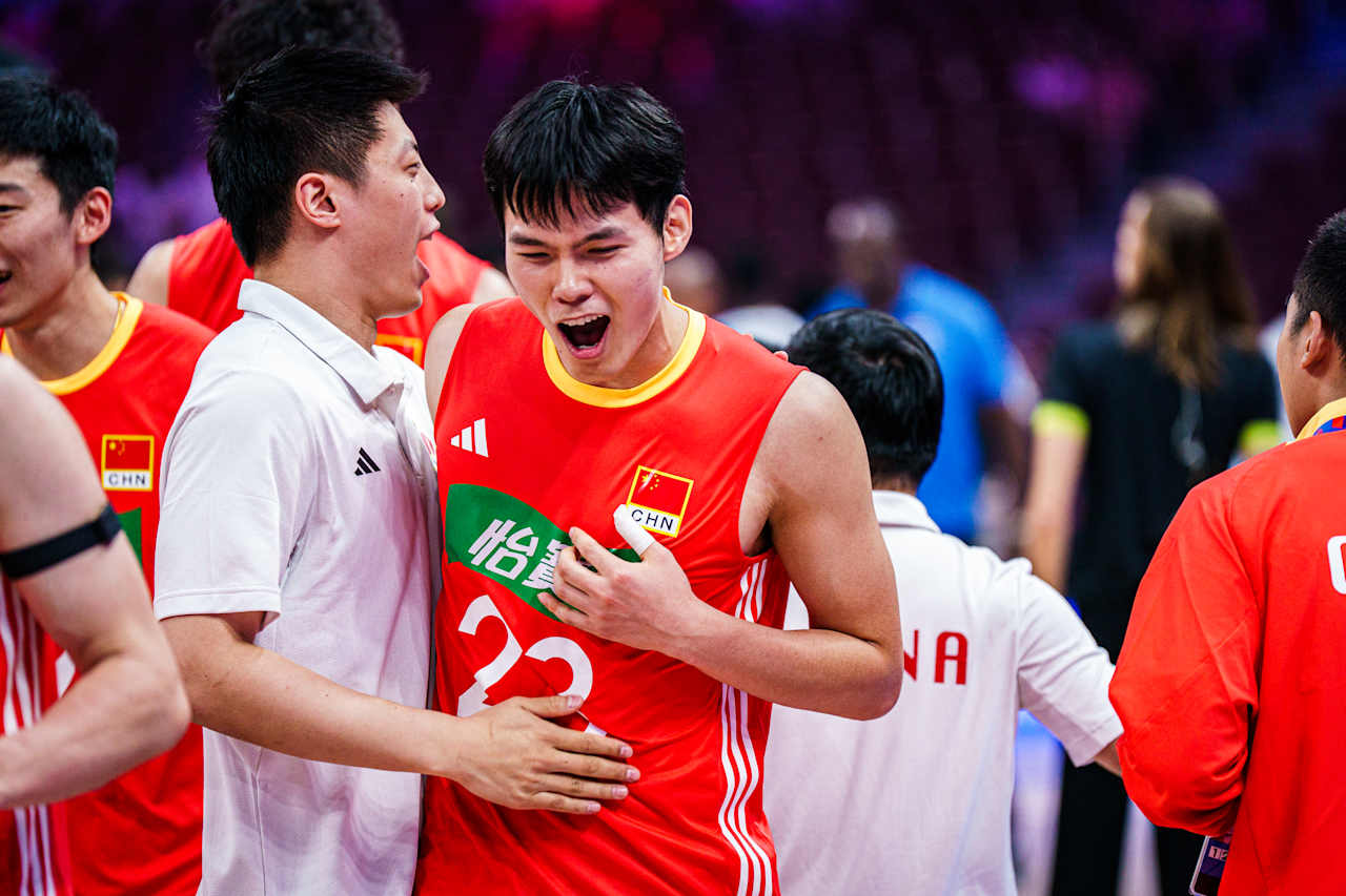 日本队翻盘中国队,郑思维扛起全队 日本队翻盘中国队,郑思维扛起全队