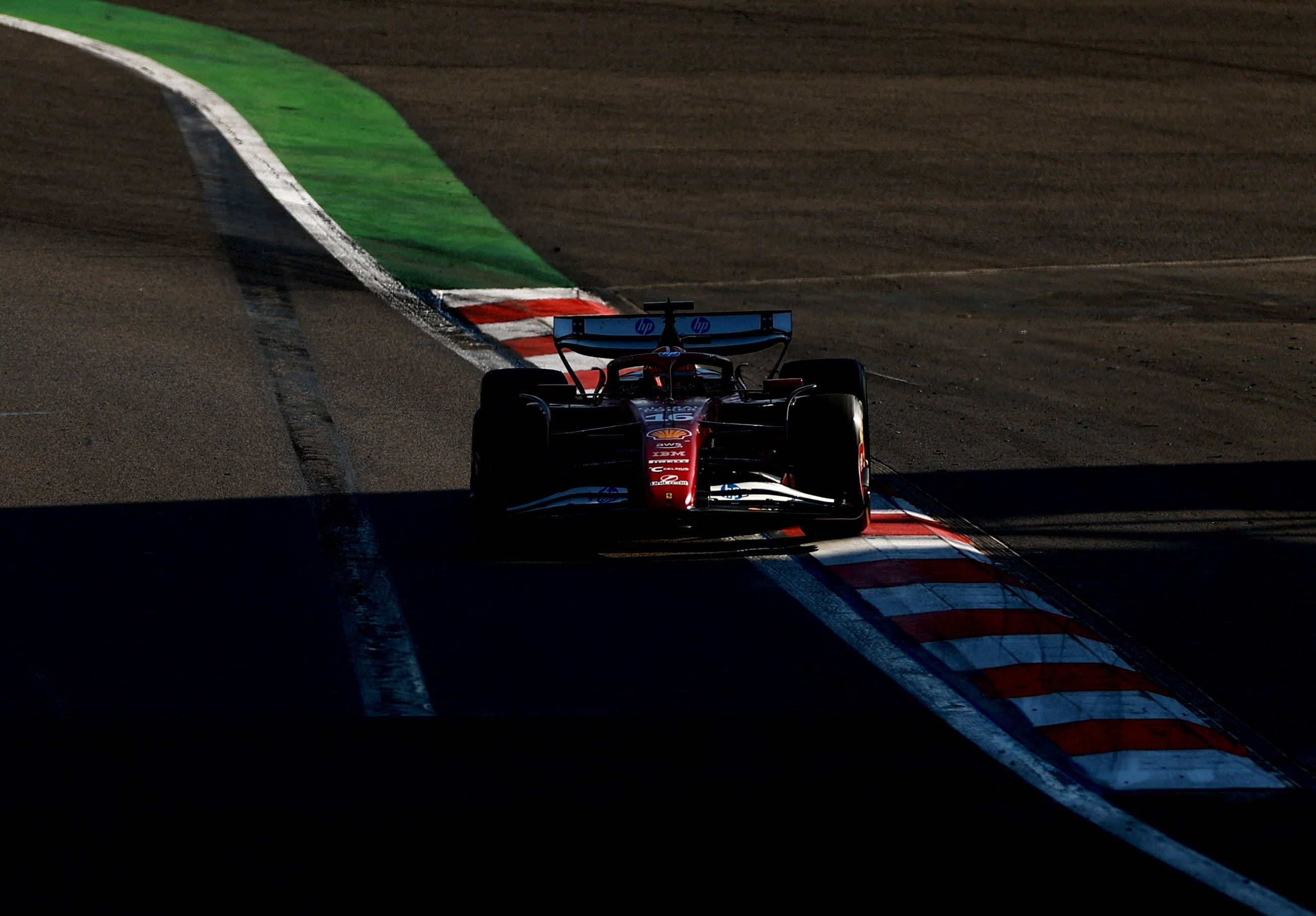 红牛车队轻取索伯车队，诺里斯带队取胜