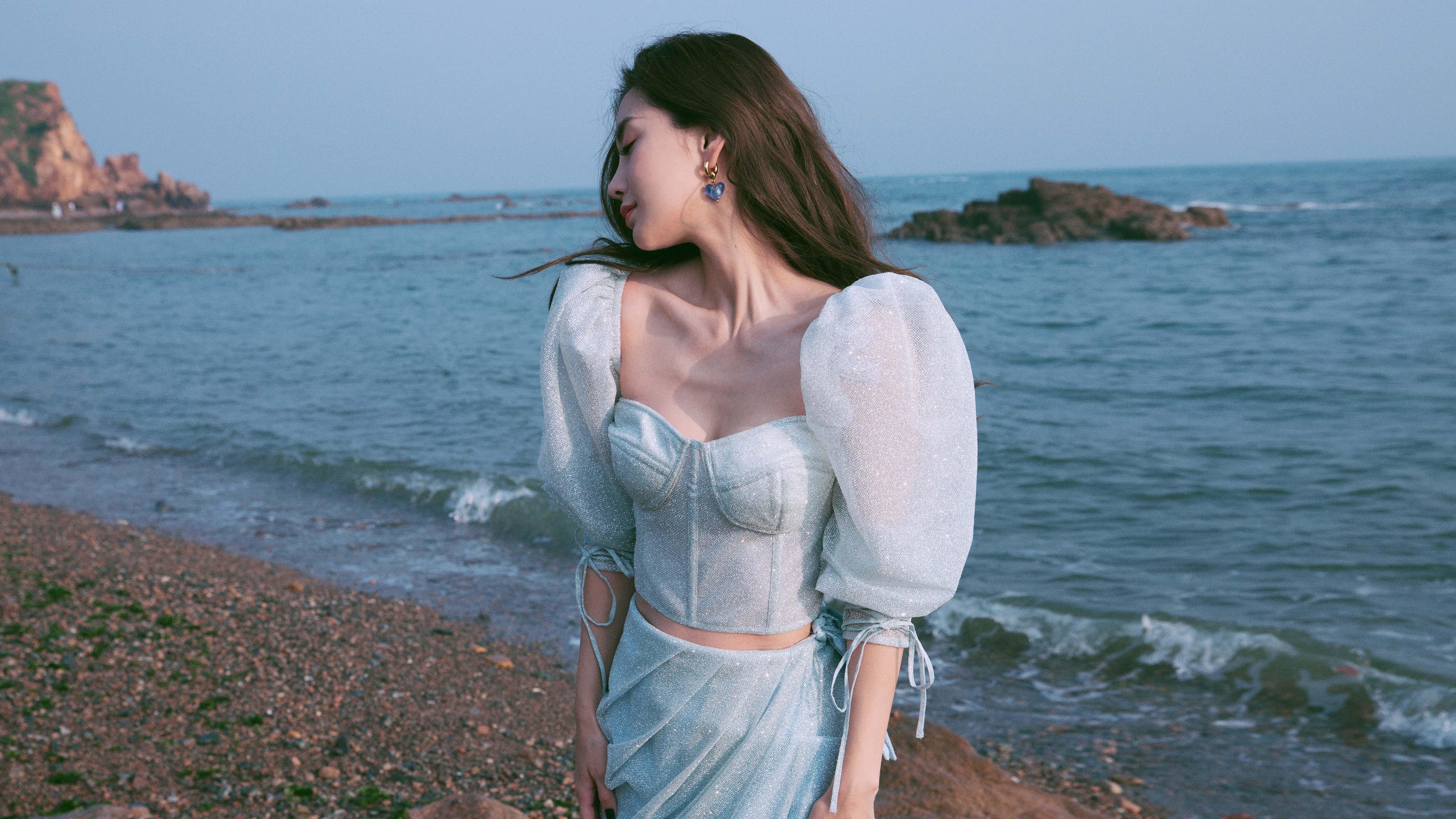 霓虹深渊中的钢铁诗篇,京多安用防守在F1街道赛之夜写下绝杀画笔