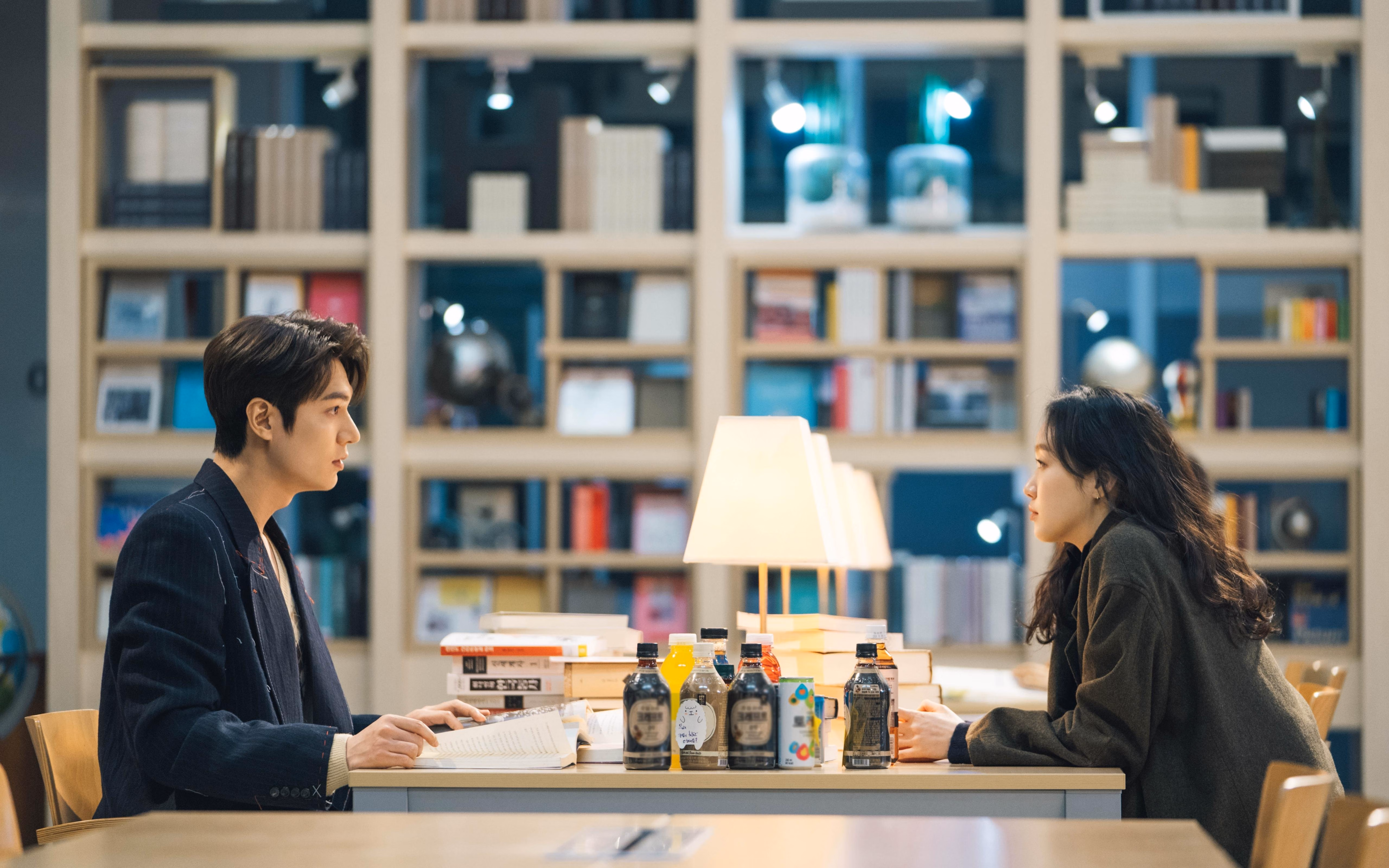 月落重生灯再红，2026世界杯之夜，苏亚雷斯防守端锁死对手