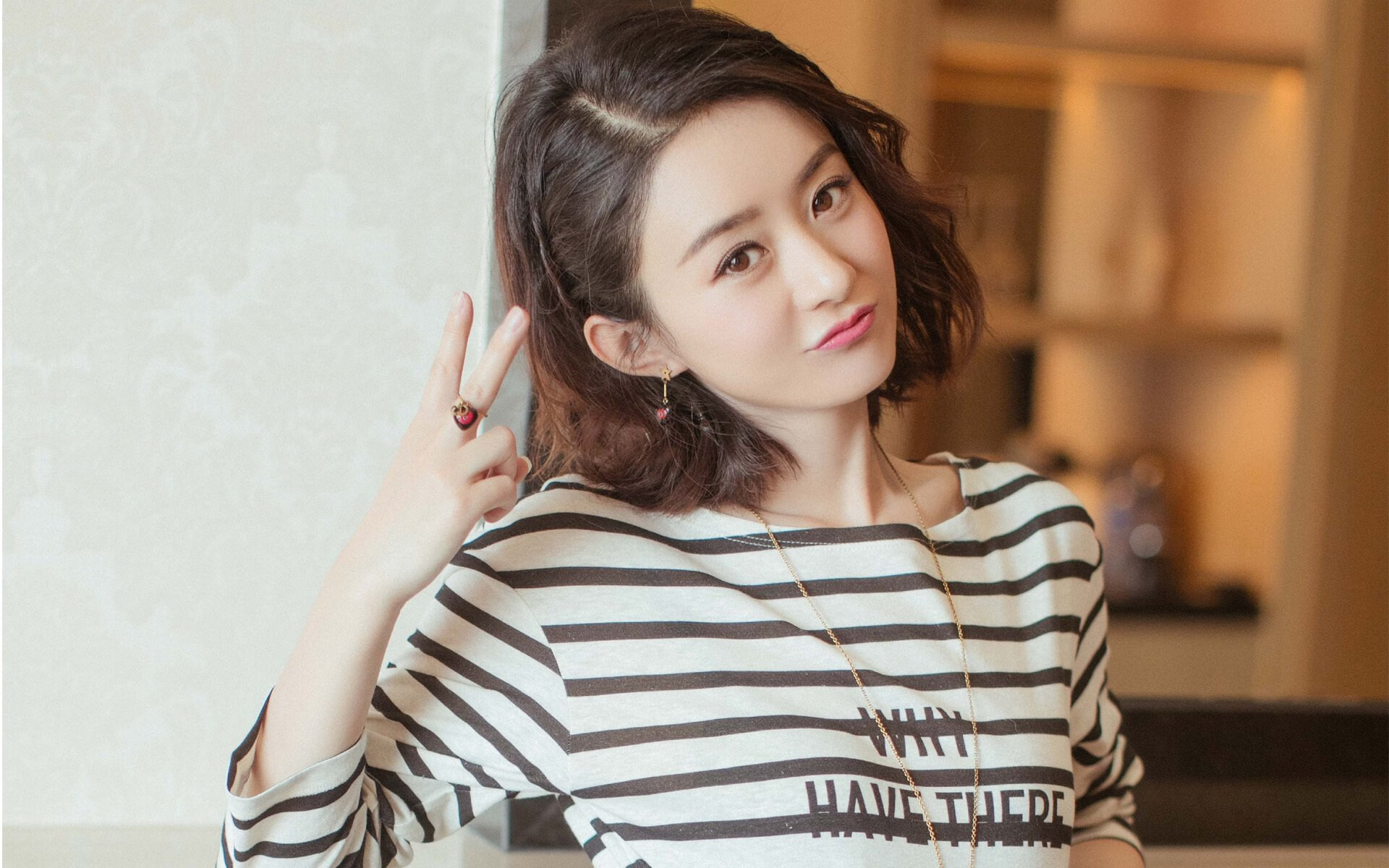稳健与激情的交响,伊朗足球稳胜乌拉圭,奥纳纳F1街道赛接管之战